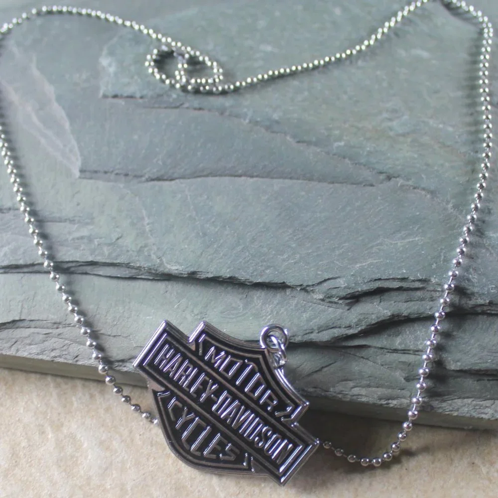 HARLEY DAVIDSON Bar and Shield Metal Penda…